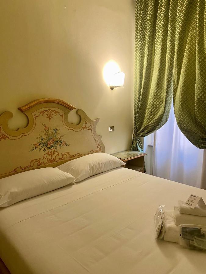 Sourire Hotel Rome Extérieur photo